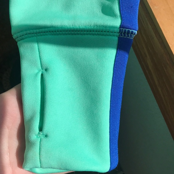 Nike Drifit Sweater - Picture 3 of 7